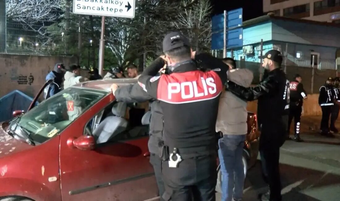 İstanbul İl Emniyet Müdürü Selami Yıldız'ın Maltepe'de gerçekleştirdiği narkotik ve