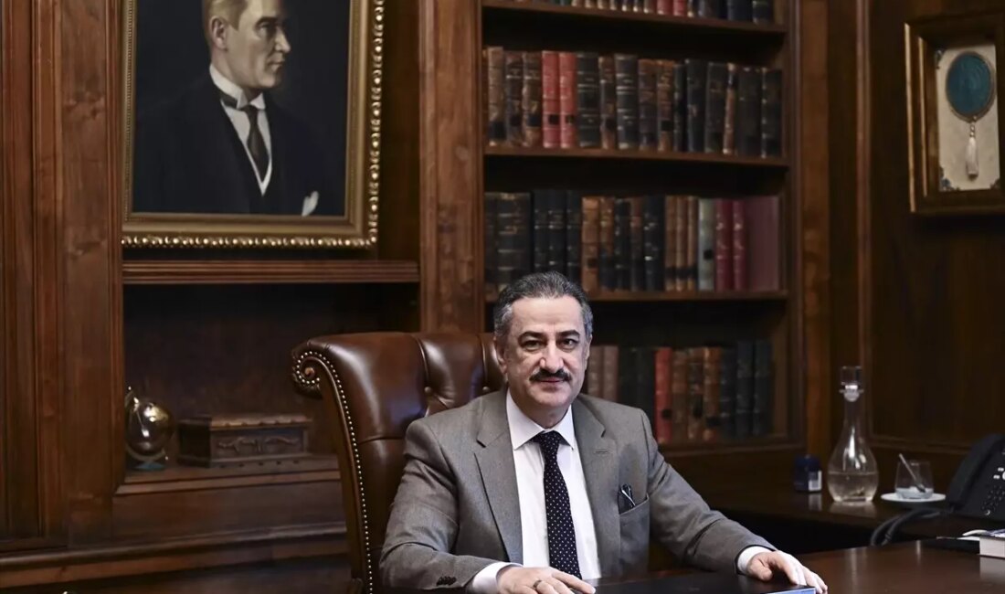İstanbul Üniversitesi Rektörlerinin Yılın Kareleri Oylaması'na katılarak, üniversitenin önemli anlarına