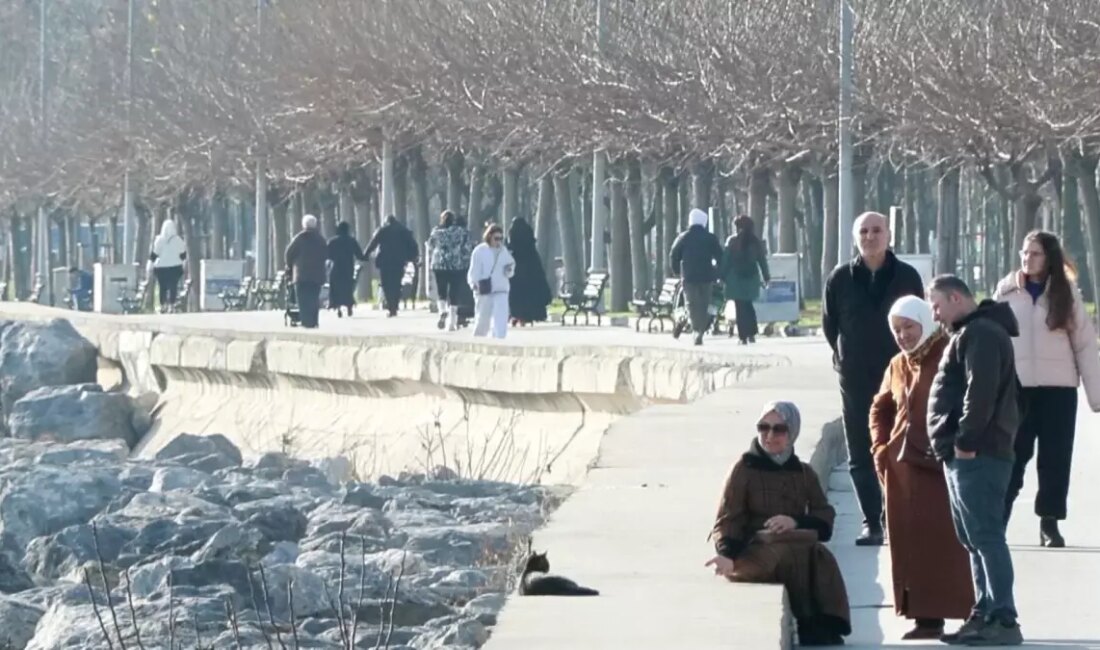 İstanbul'da ocak ayında güneşli ve sıcak hava, kışın keyfini çıkarmak