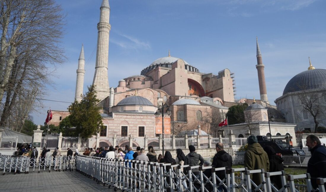 İstanbul'da sömestir tatili boyunca tarihi mekanlara olan yoğun ilgi, şehrin