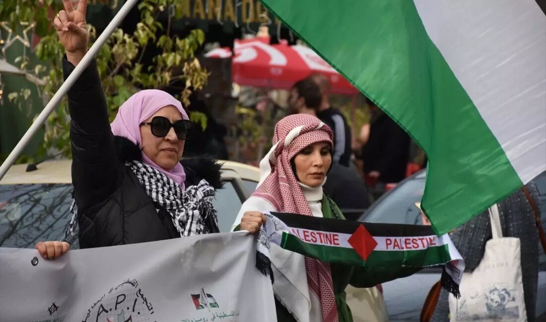 İtalya'da Filistin'e destek veren yürüyüşler, uluslararası dayanışma ruhunu yansıtıyor. Bu
