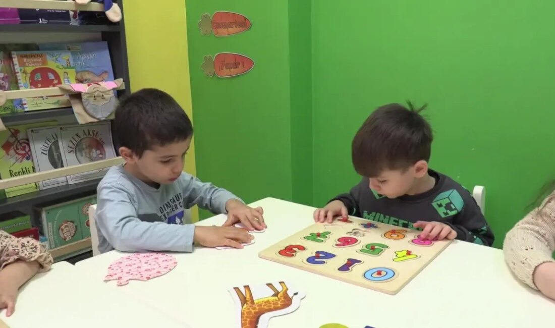 İzmir'de karne heyecanı, yarıyıl tatilinin coşkusuyla buluşuyor! Öğrenciler için düzenlenen