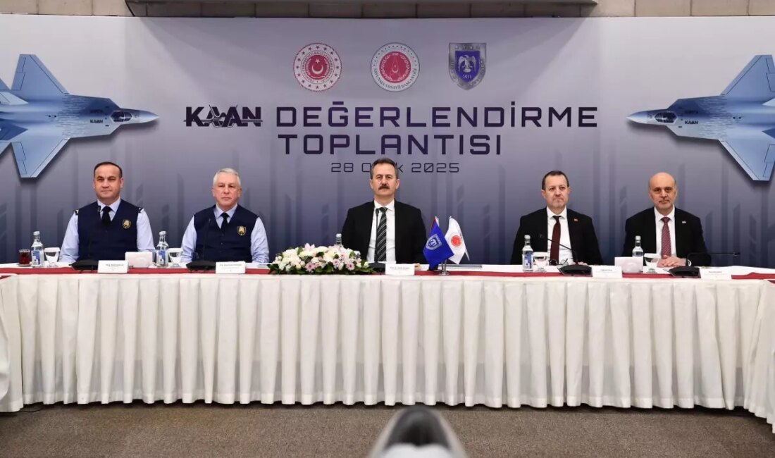 KAAN Değerlendirme Toplantısı'nda Haluk Görgün ve savunma sanayii temsilcileri bir