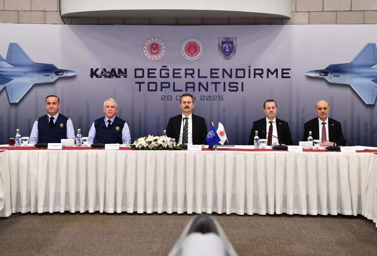 KAAN Değerlendirme Toplantısı'nda Haluk Görgün ve savunma sanayii temsilcileri bir