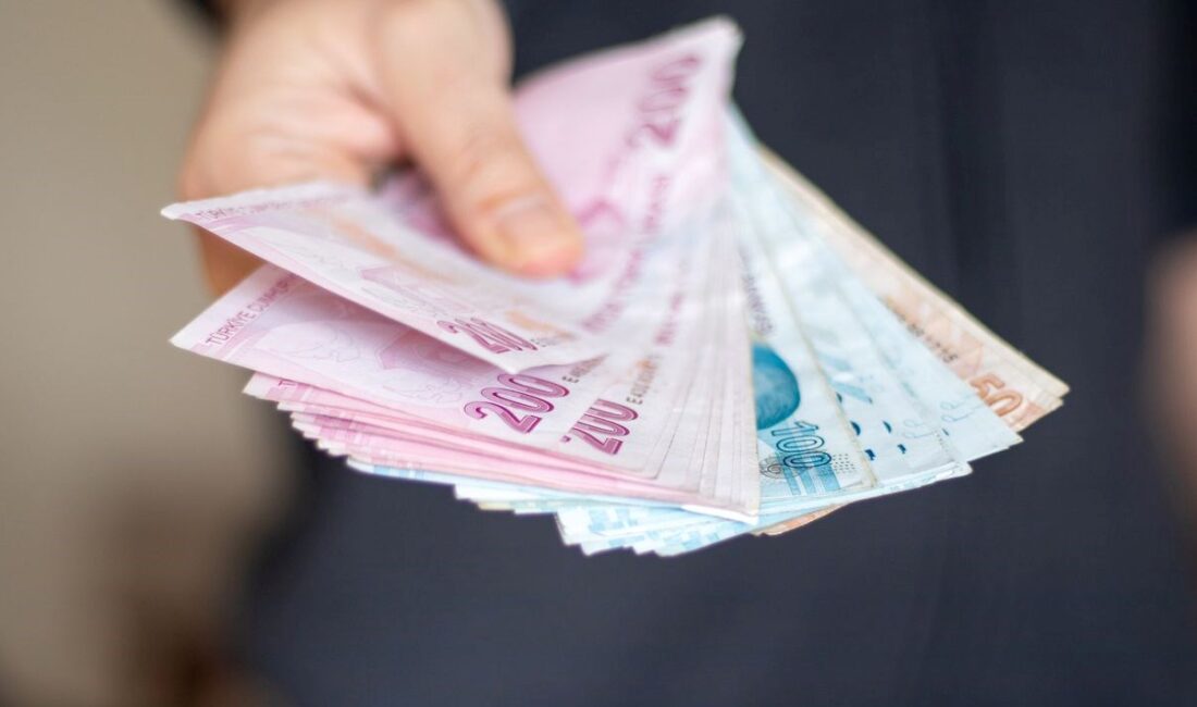 Kamu işçilerine yapılacak ikramiye ödemelerinin tarihleri açıklandı. Bu önemli gelişme