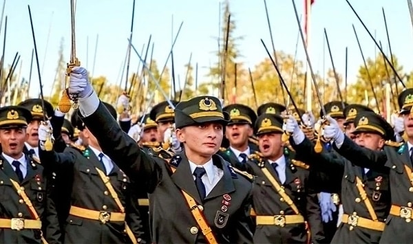 Kara Harp Okulu Mezuniyet Töreni ve Teğmenlerin İhraç Kararı