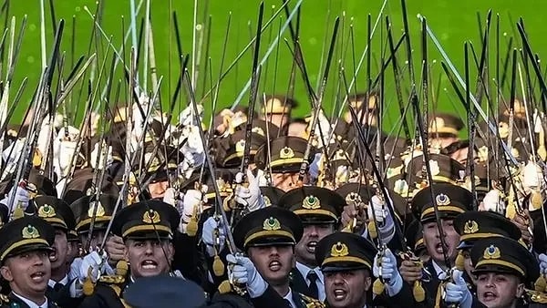 Kara Harp Okulu Mezuniyet Töreni ve Teğmenlerin İhraç Süreci