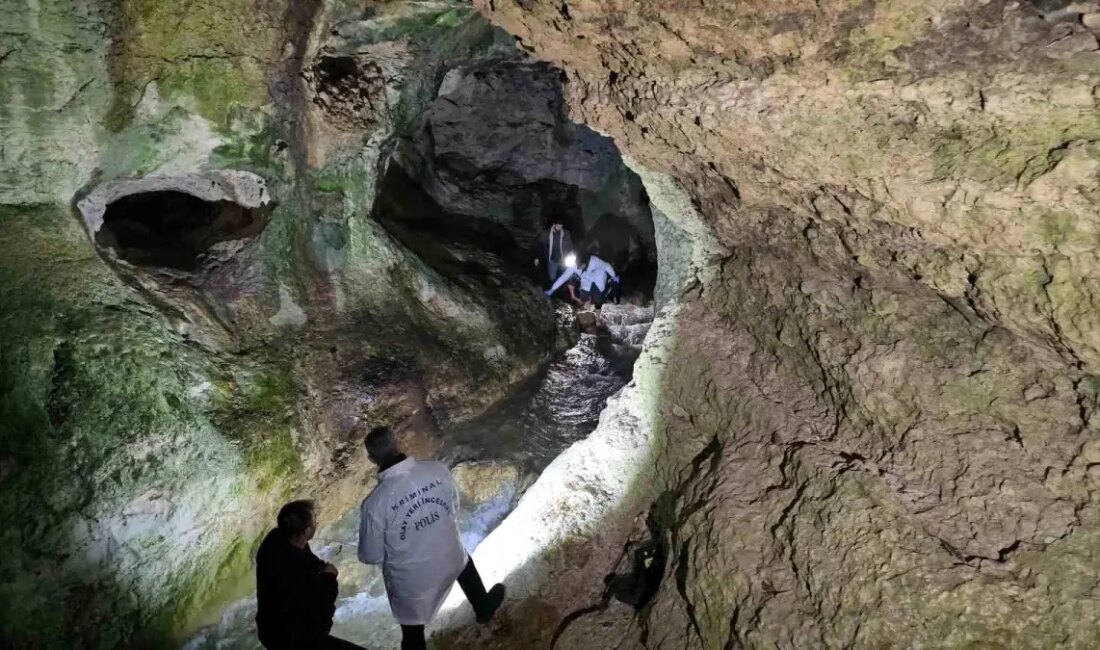 Karabük'te gerçekleşen kuyumcu soygununda 20 kilo altın çalındı. Olay, güvenlik