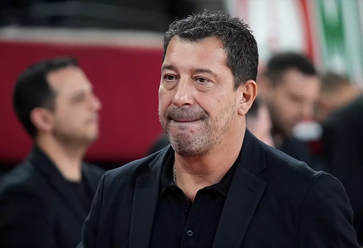 Karşıyaka'da spor camiasını sarsan bir gelişme yaşandı. Ufuk Sarıca'nın görevine