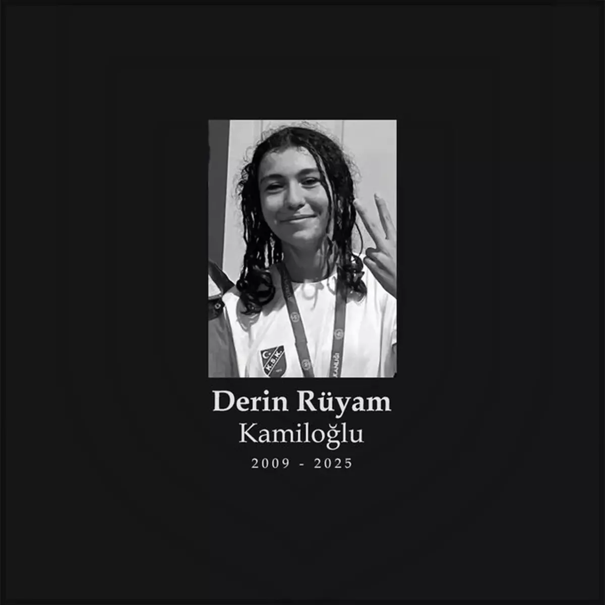 Karşıyakalı eskrimci Derin Rüyam Kamiloğlu, geçirdiği kaza sonucu hayatını kaybetti.
