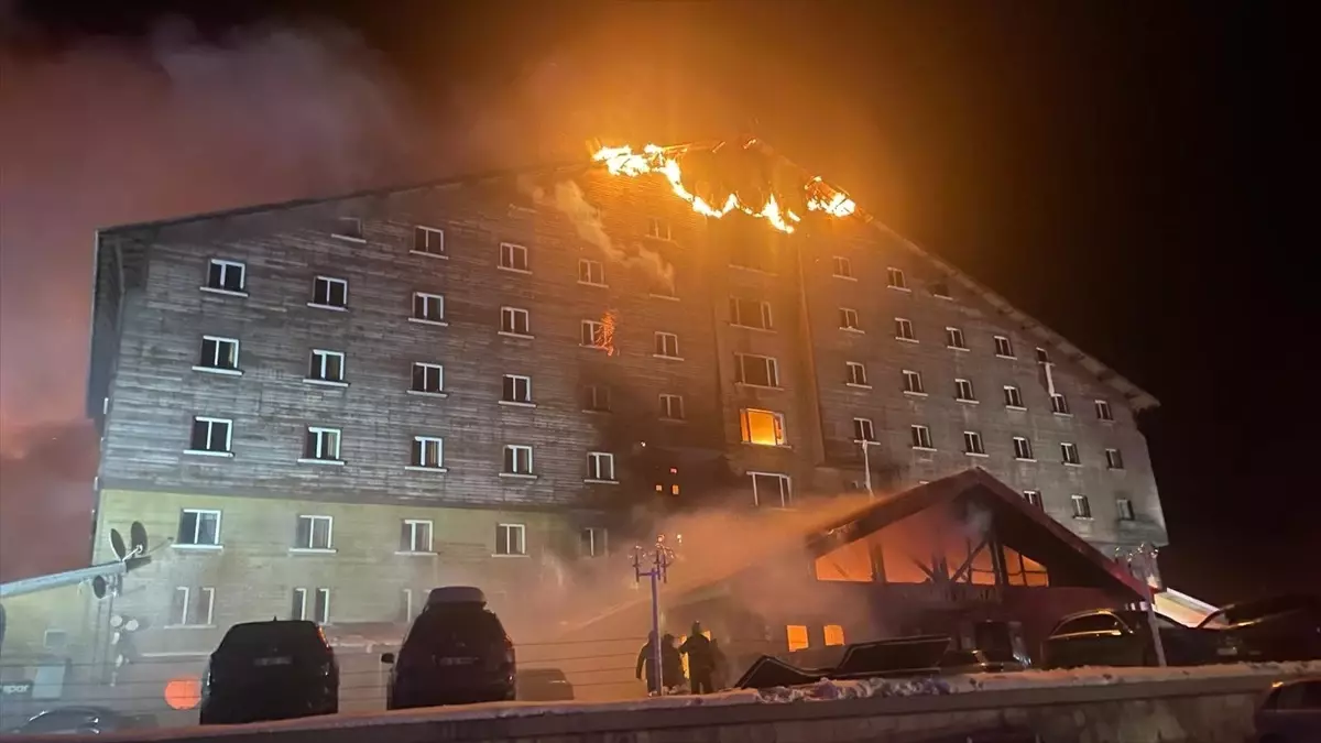 Kartalkaya Kayak Merkezi'nde meydana gelen yangında 10 kişi hayatını kaybetti,
