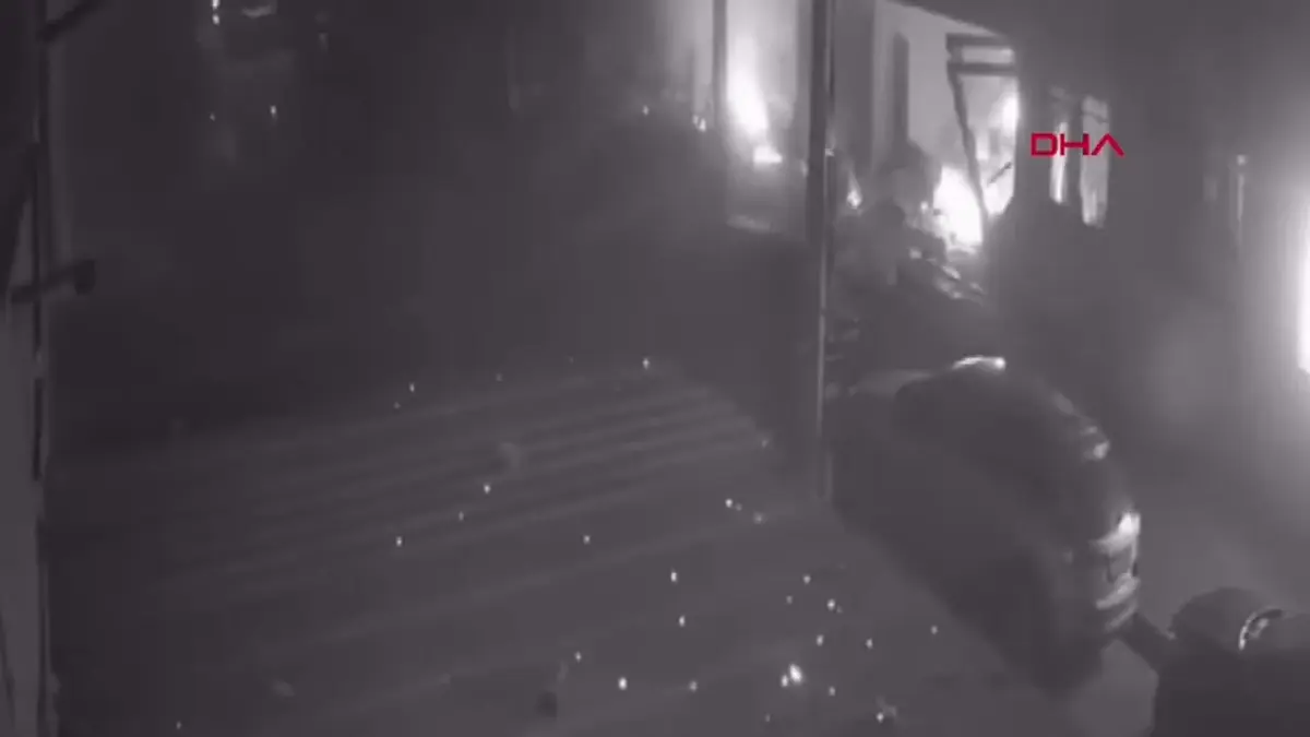 Kocaeli'de meydana gelen doğal gaz patlamasında 14 kişi yaralandı, 1