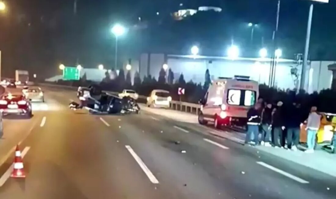 Kocaeli'de meydana gelen feci trafik kazasında 1 kişi hayatını kaybetti,