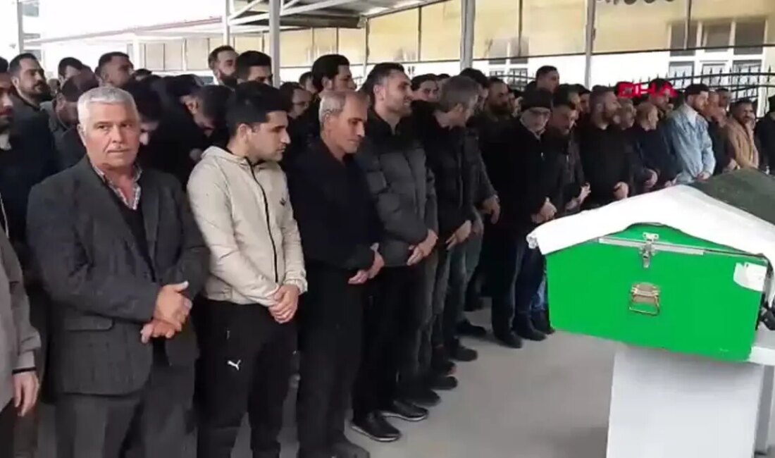 Kocaeli'de meydana gelen trafik kazasında sürücü Volkan Artun hayatını kaybetti.