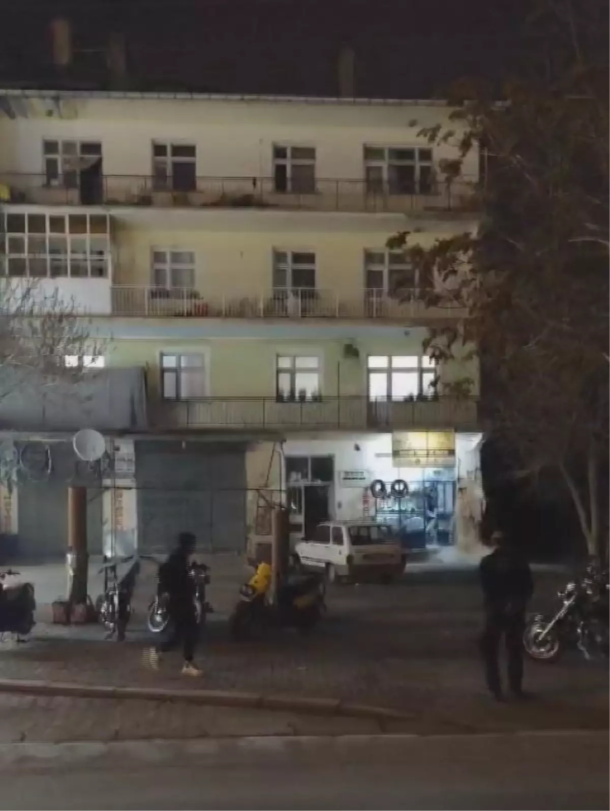 Konya'da meydana gelen 4 katlı bina çökmesi sonrası kurtarma çalışmaları