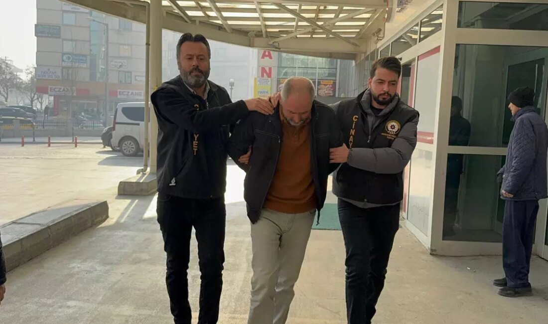 Konya'da meydana gelen bina çökmesi olayında müteahhit gözaltına alındı. Kurtarma