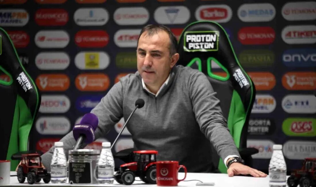Konyaspor Teknik Direktörü Recep Uçar, Fenerbahçe maçı sonrası düzenlediği basın