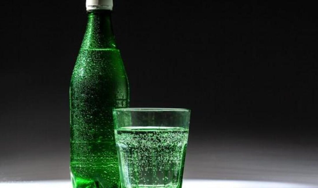 Maden suyunun kilo verme üzerindeki etkilerini keşfedin! Bu yazıda, maden