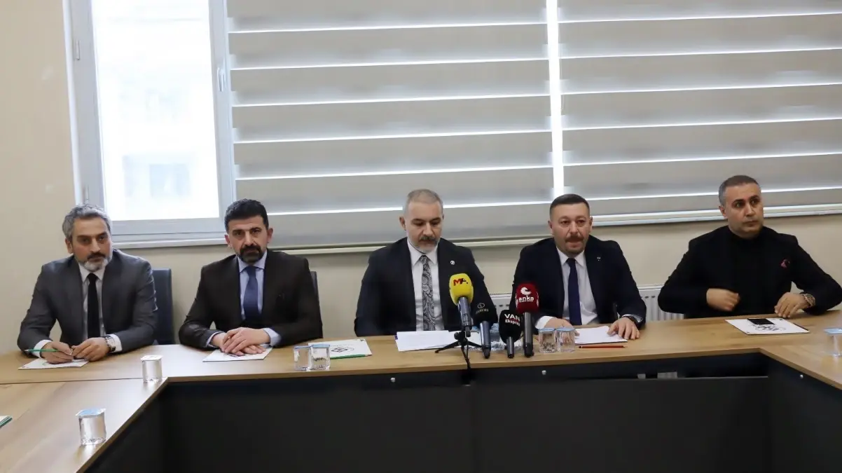 Mersin Akdeniz Belediyesi'ne kayyum atanması, barolar tarafından sert bir şekilde