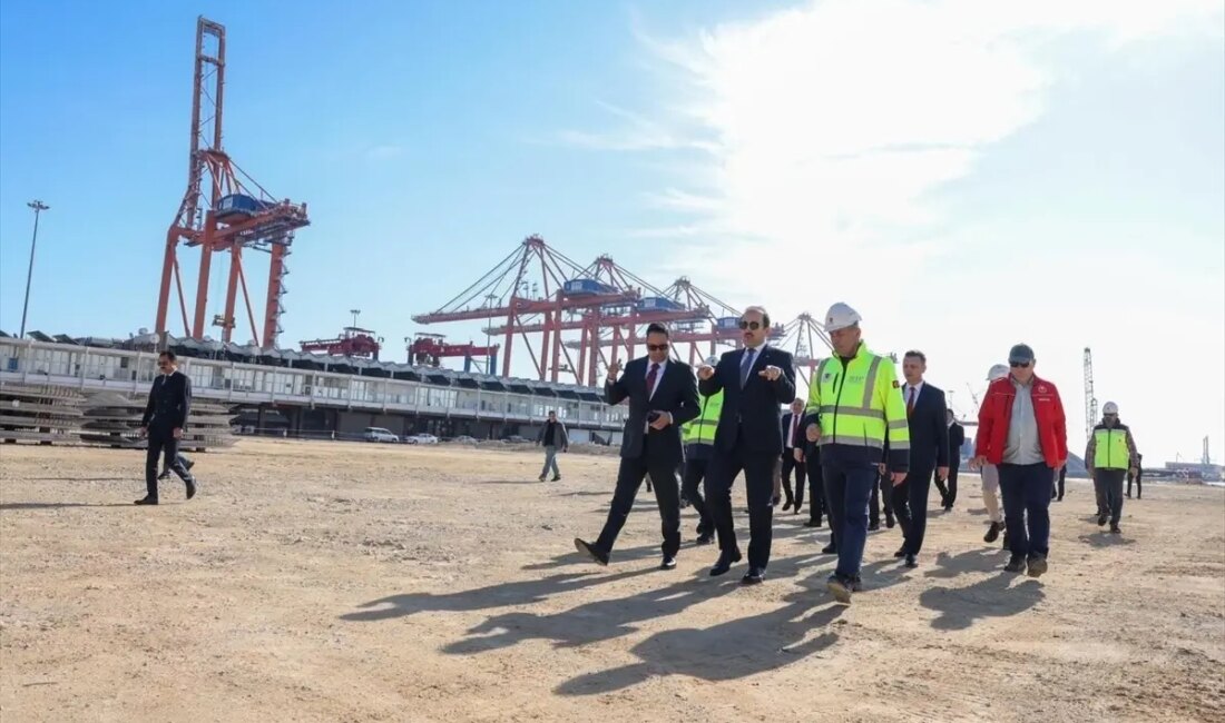 Mersin Uluslararası Limanı'nın genişleme projesi, bölgedeki ticaretin ve lojistiğin gelişimine