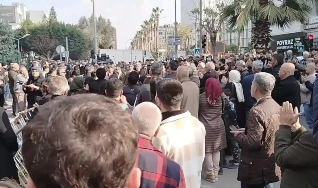 Mersin'de DEM Partili Belediye Eş Başkanlarına yönelik gözaltı işlemleri ve