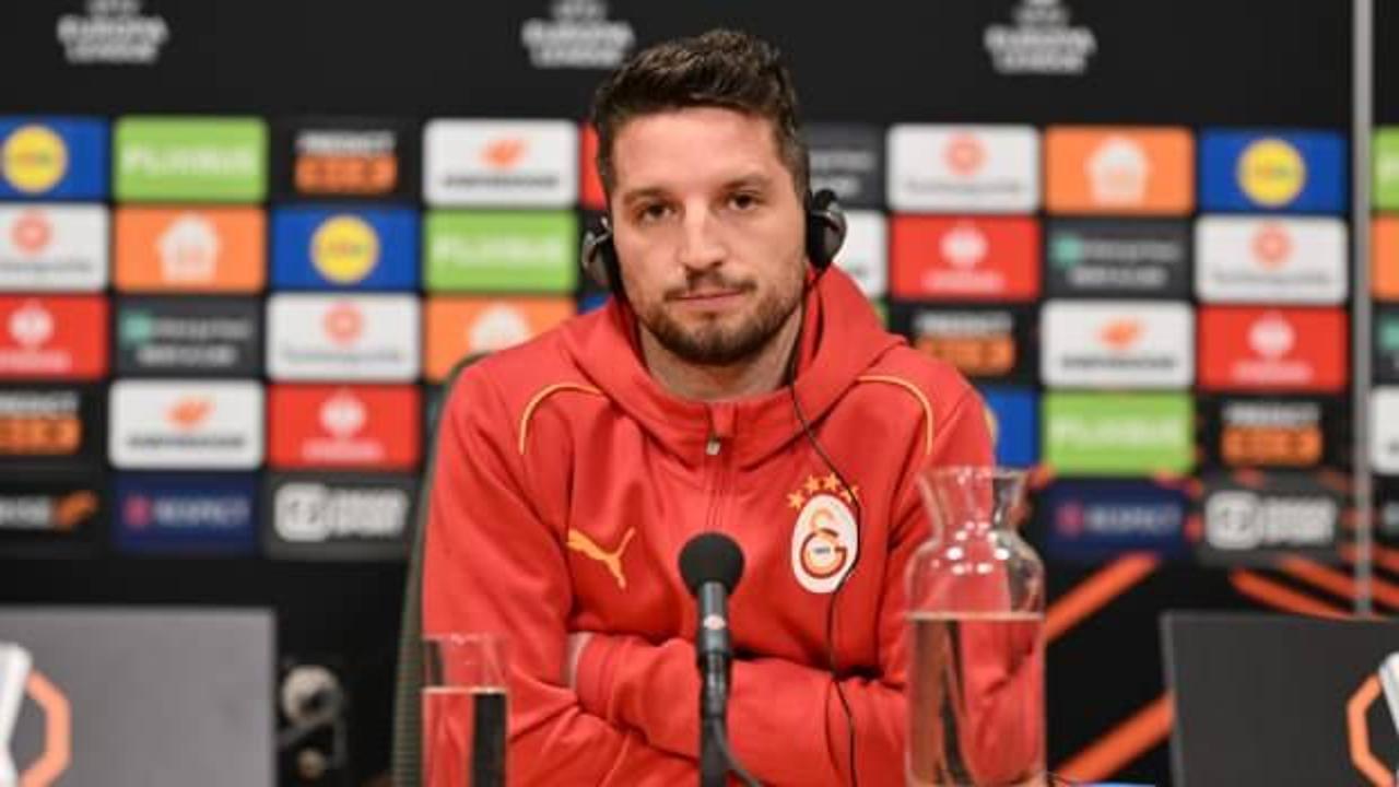 Mertens, Ajax maçı öncesinde Türkiye'deki mutluluğunu sosyal medya üzerinden paylaştı.