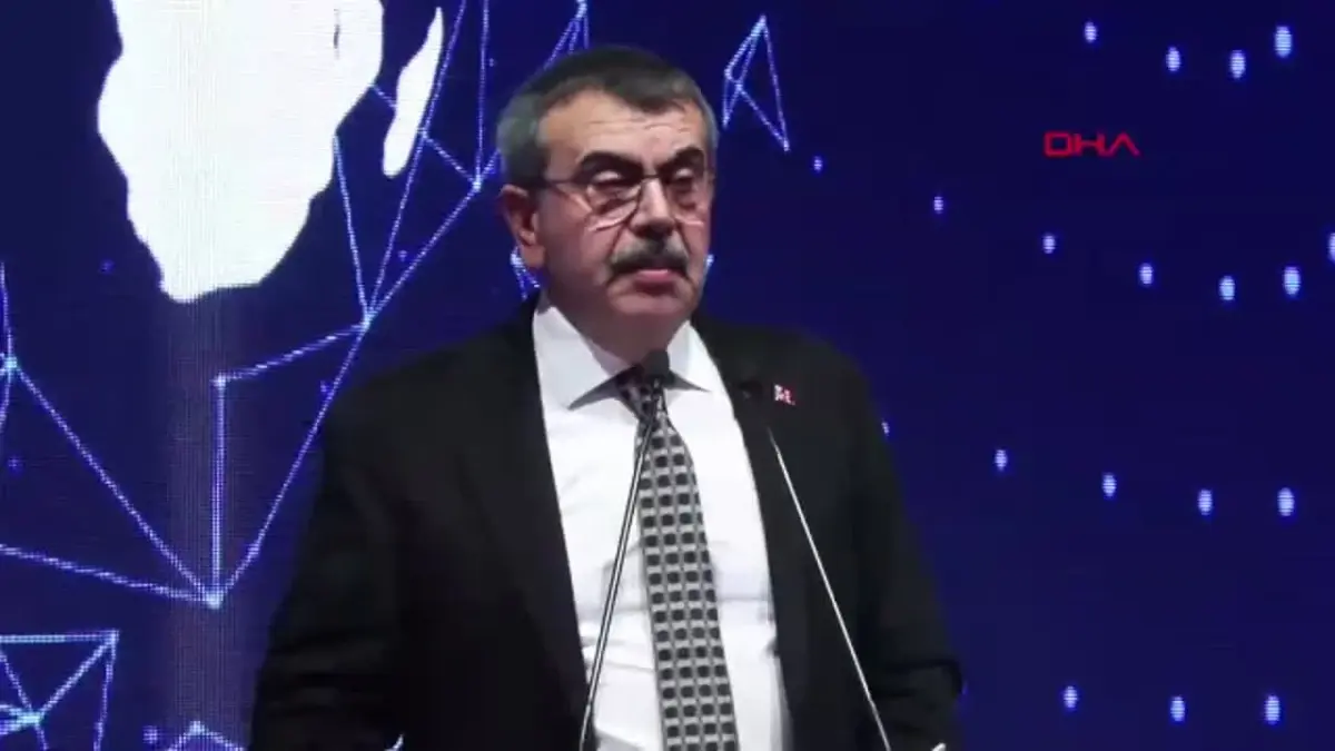 Milli Eğitim Bakanı Yusuf Tekin, özel okullara yönelik uyarılarda bulunarak