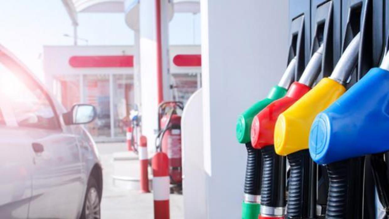 Motorin fiyatlarında yapılan 89 kuruşluk indirim, sürücüleri sevindirdi. Yeni fiyatlarla