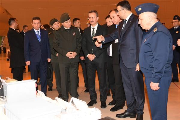 Genelkurmay Başkanı Orgeneral Metin Gürak, beraberinde Hava Kuvvetleri Komutanı Orgeneral