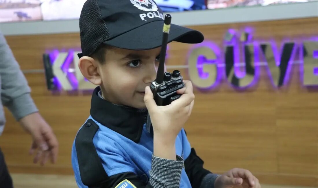 Özel gereksinimli bir çocuğun hayali, azmi ve kararlılığıyla polis olma