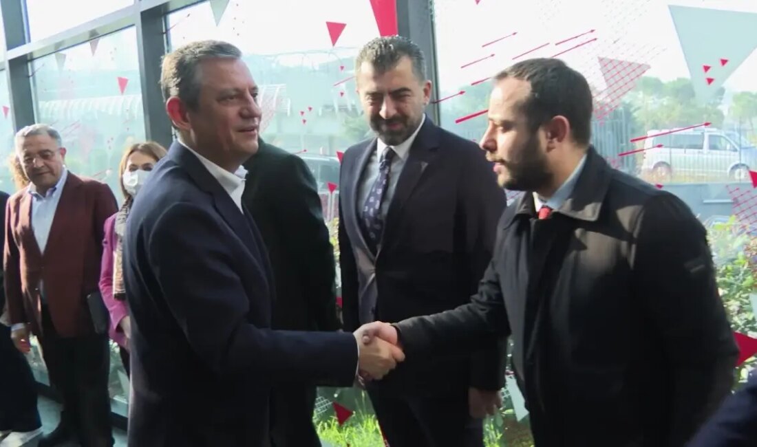 Özgür Özel, Rıza Akpolat'ın tutuklanmasını değerlendirerek, siyasi durumu ve hukuki
