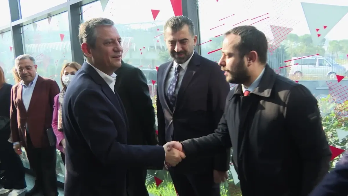 Özgür Özel, Rıza Akpolat'ın tutuklanmasını değerlendirerek, siyasi durumu ve hukuki