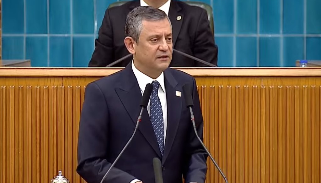 Özgür Özel, CHP'nin Cumhurbaşkanı adaylığı için belirlenen stratejiyi açıkladı. Parti