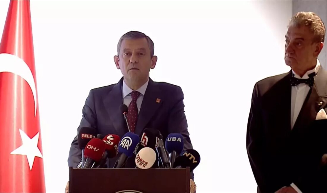 Özgür Özel, İmamoğlu'na verdiği destekle dikkat çekerken, teğmenlerin durumu hakkında
