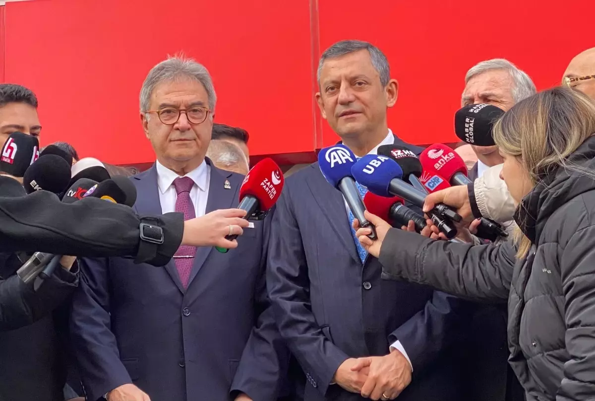 Özgür Özel, Ümit Özdağ'a destek vererek adalet çağrısında bulundu. Siyasi