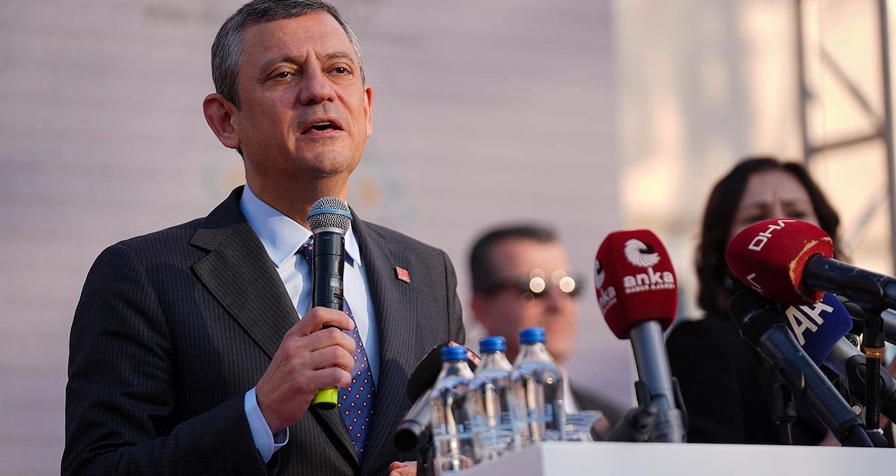 İzmir'de gençlerle buluşan CHP lideri Özgür Özel, yeni 'çözüm Süreci'ne