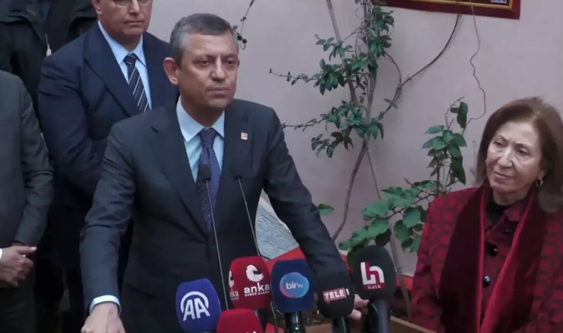 Özgür Özel, İnönü Anma Programı'nda dikkat çeken açıklamalar yaparak tarihi