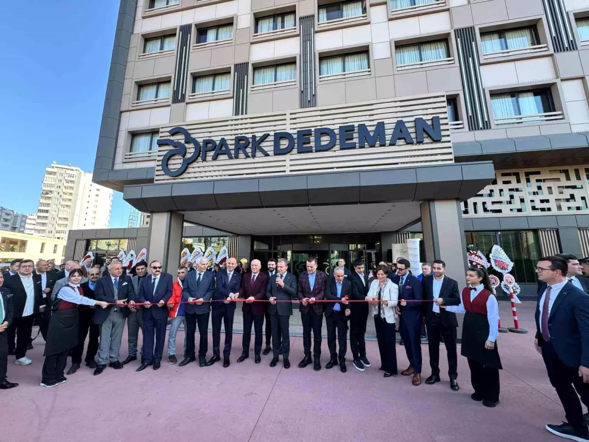 Park Dedeman Mersin Marina, modern tasarımı ve sunduğu olanaklarla resmi