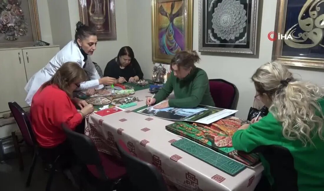 Rölyef tablo yapımında kadınların yaratıcılığını keşfedin. Bu yolculuk, sanatsal ifade