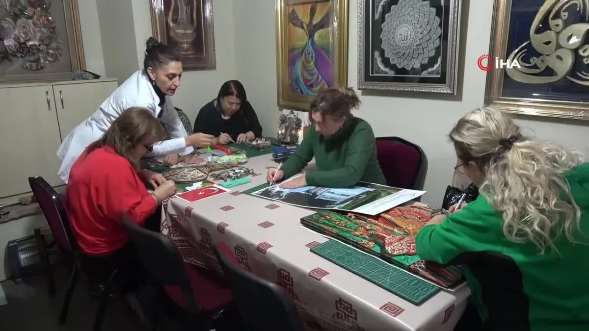 Rölyef tablo yapımında kadınların yaratıcılığını keşfedin. Bu yolculuk, sanatsal ifade
