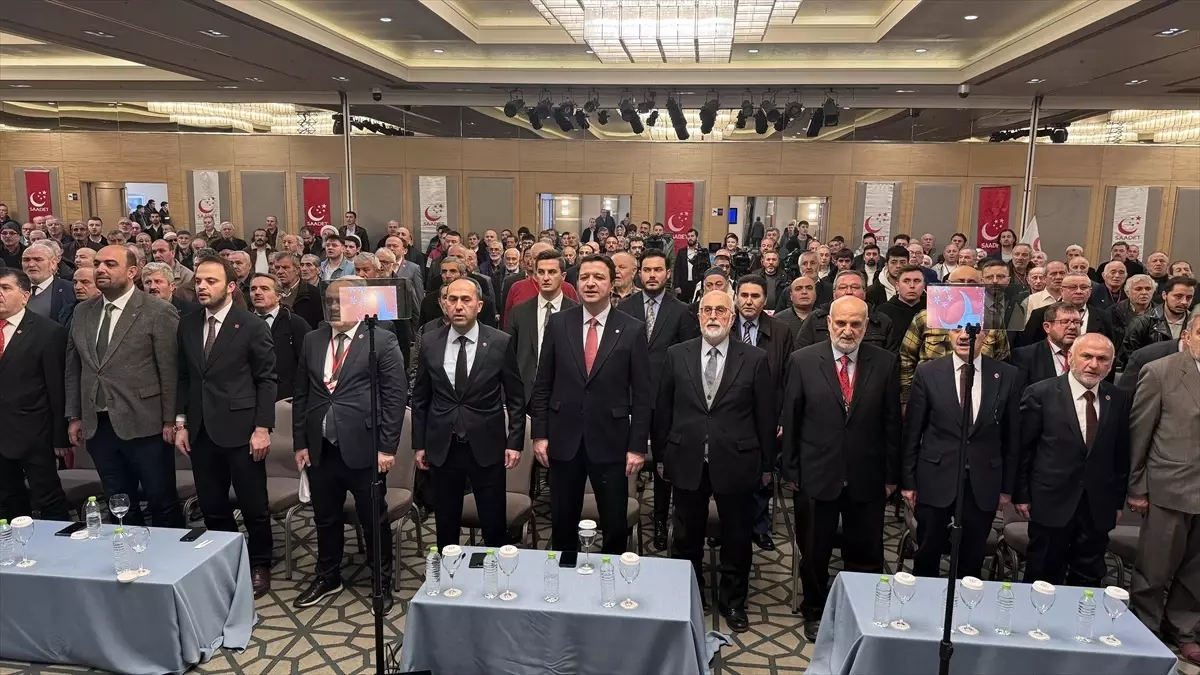 Saadet Partisi Genel Başkanı Mahmut Arıkan, Zonguldak'ta gerçekleştirilen kongrede önemli