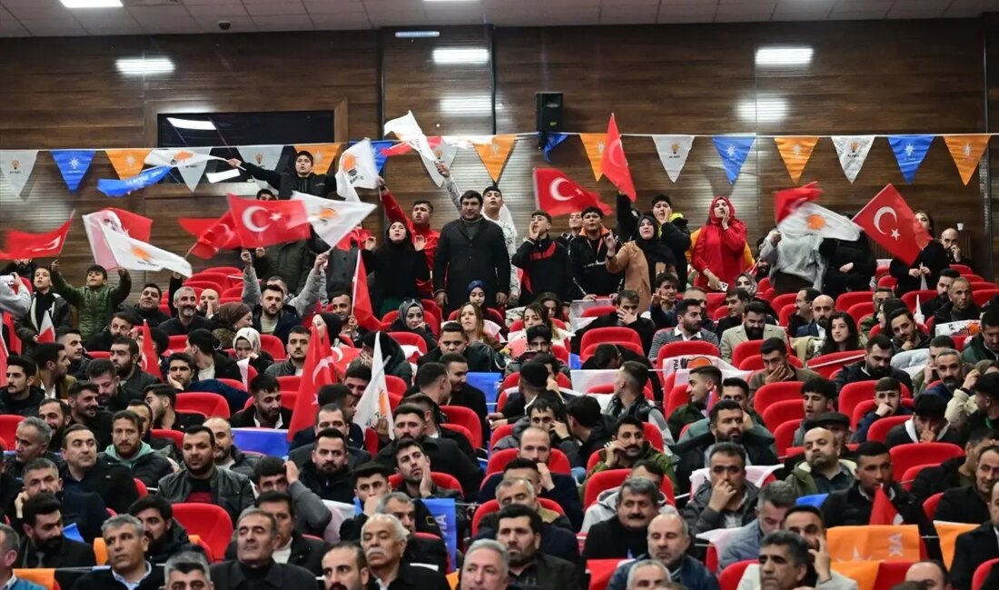 Sağlık Bakanı Kemal Memişoğlu, gençlere ilham veren güçlü mesajlar vererek,