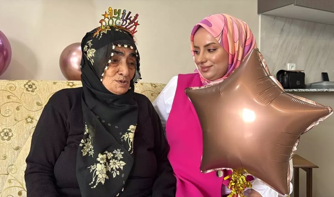 Sakine Nine'nin 93. doğum günü kutlamasında bir araya geliyoruz! Aile
