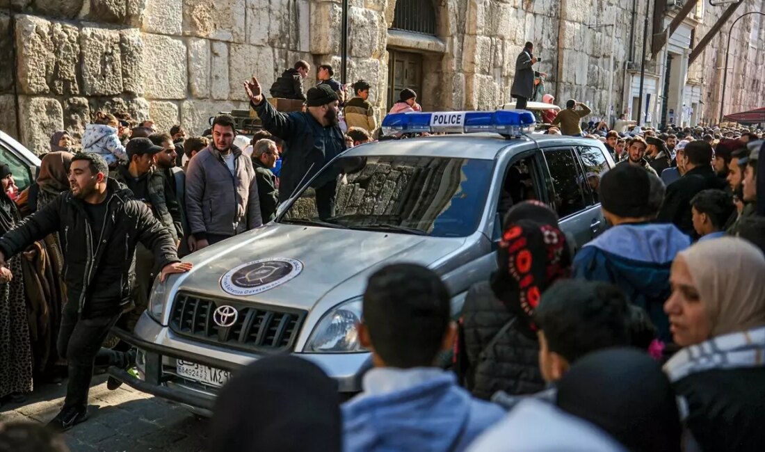 Şam'da Emevi Camisi'nde meydana gelen izdihamda üç kişi hayatını kaybetti,