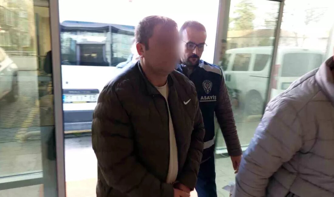 Samsun'da park halindeki minibüslerin hedef alındığı hırsızlık olayları artıyor. Güvenlik