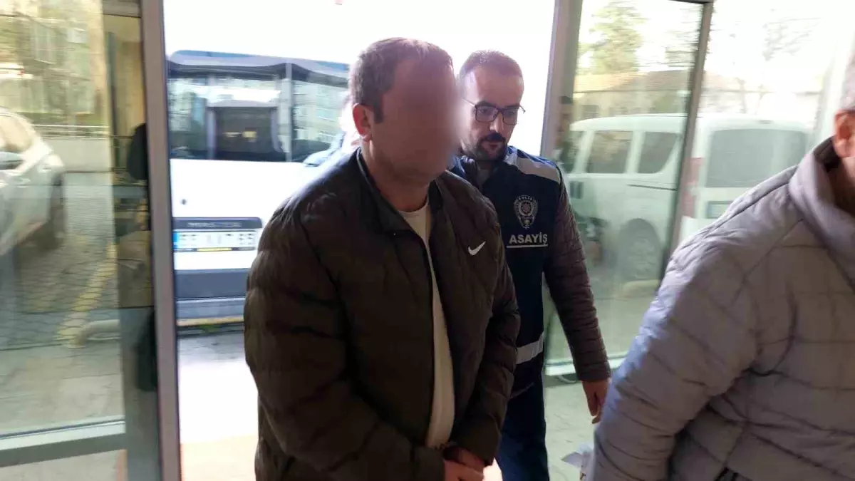 Samsun'da park halindeki minibüslerin hedef alındığı hırsızlık olayları artıyor. Güvenlik