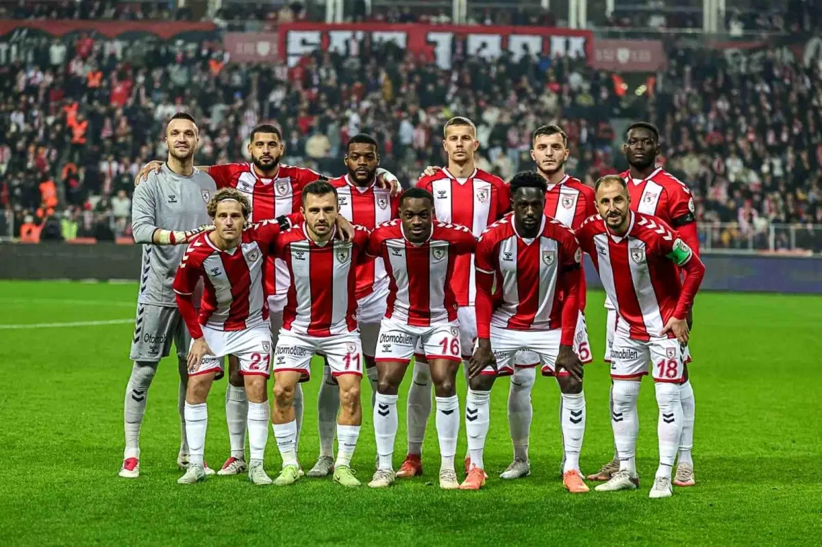 Samsunspor, izin dönemi sonrası Başakşehir maçı hazırlıklarına hız kesmeden devam