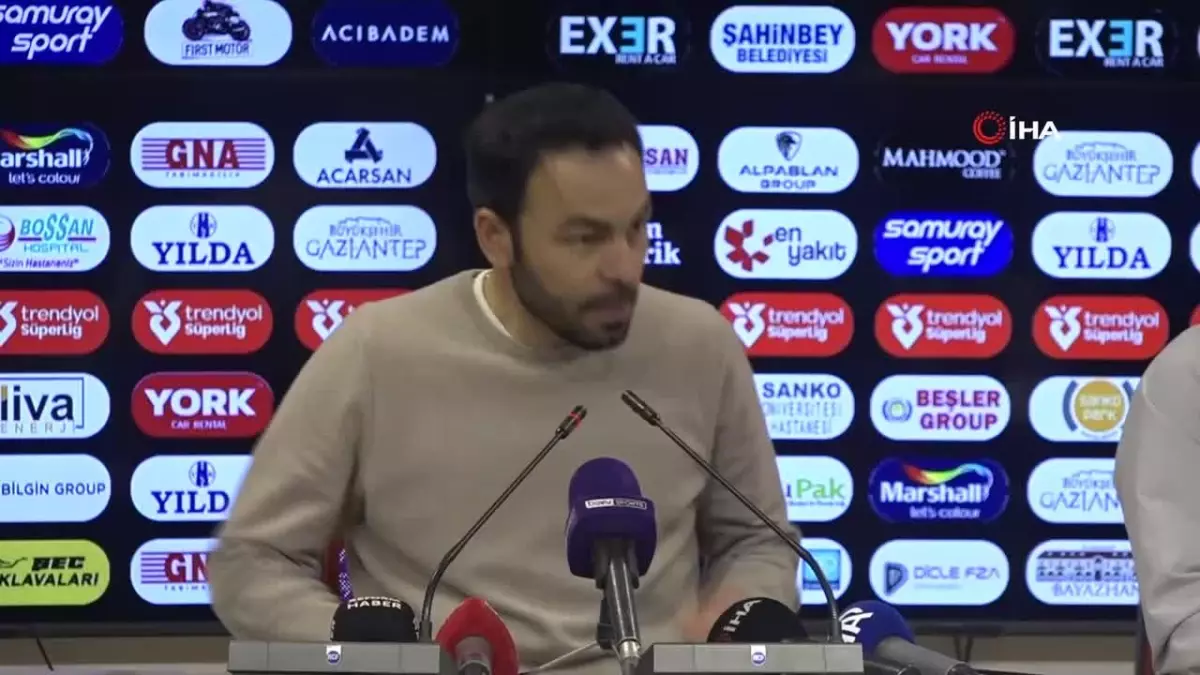 Selçuk İnan, "1 puan azımsanacak bir puan değil" diyerek futbolun