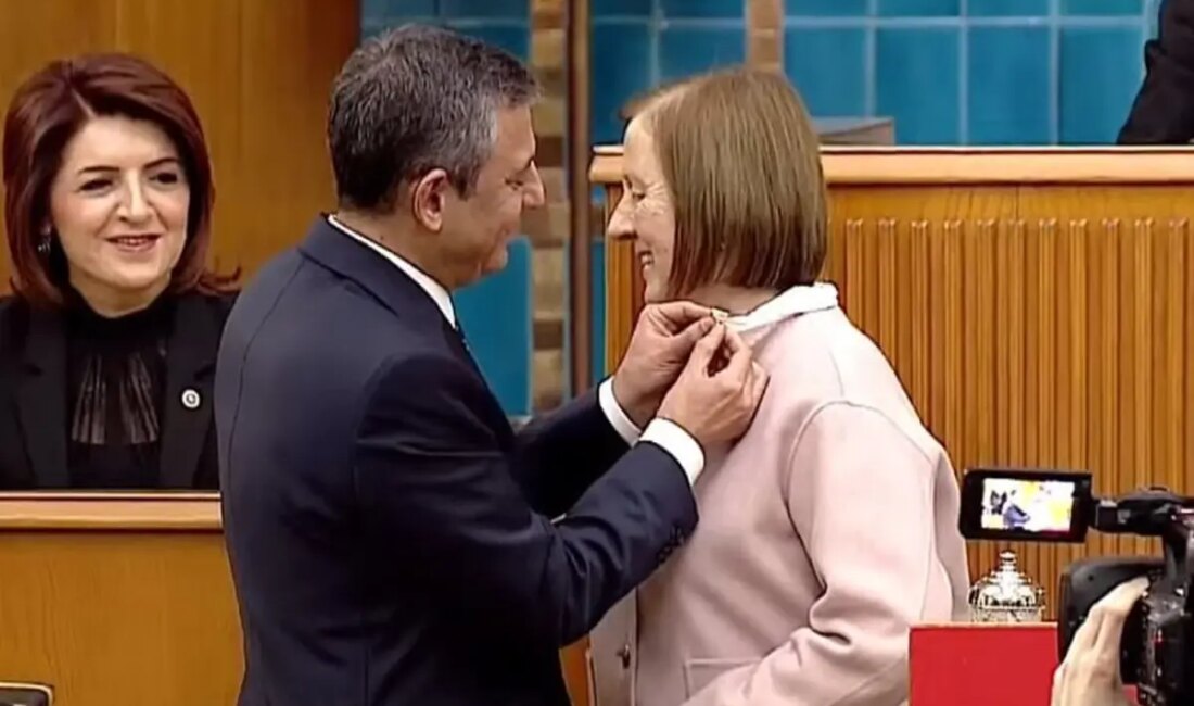 Selma Aliye Kavaf'ın Cumhuriyet Halk Partisi'ne katılımı, siyasi geçmişi ve