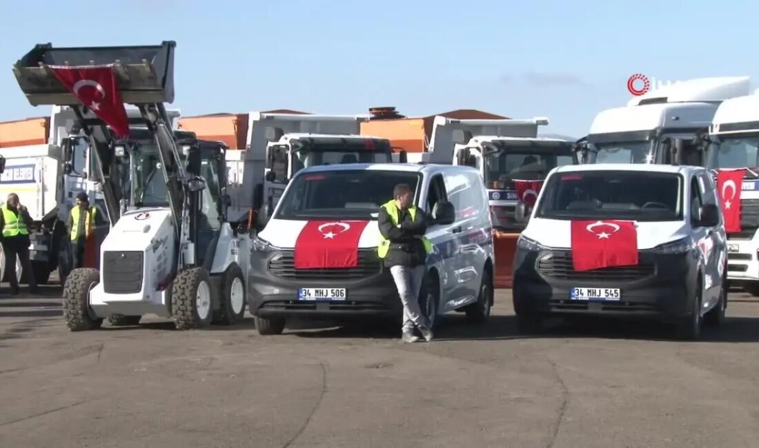 Sincan Belediyesi, 69 yeni hizmet aracını tanıtarak halkın hizmetine sunuyor.